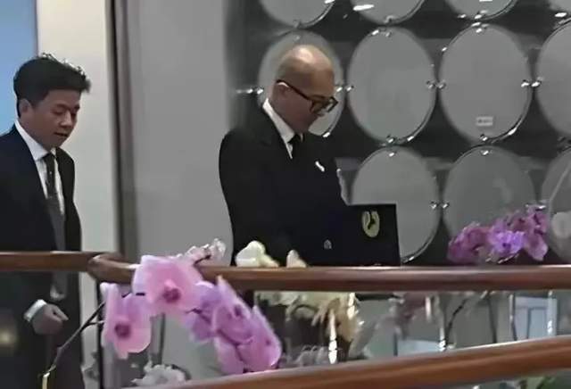 洗劫珠宝首饰被抢光律师清点已有怀疑对象CQ9电子游戏平台大s去世后遗产遭到(图7)