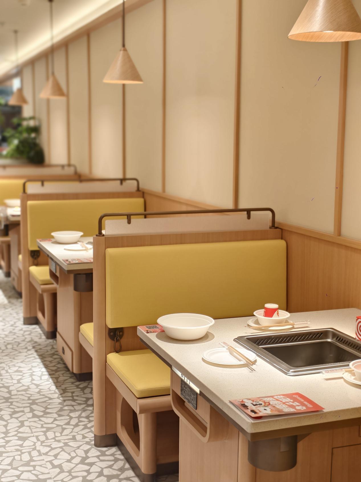 海底捞宠物友好主题店落户苏州 创新场景开启“与宠相伴”火锅新体验(图3)